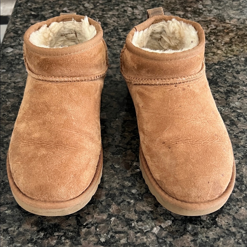 UGG Tan woman Slippers